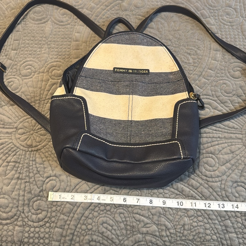 TOMMY HILFIGER Backpack. - Picture 9 of 10